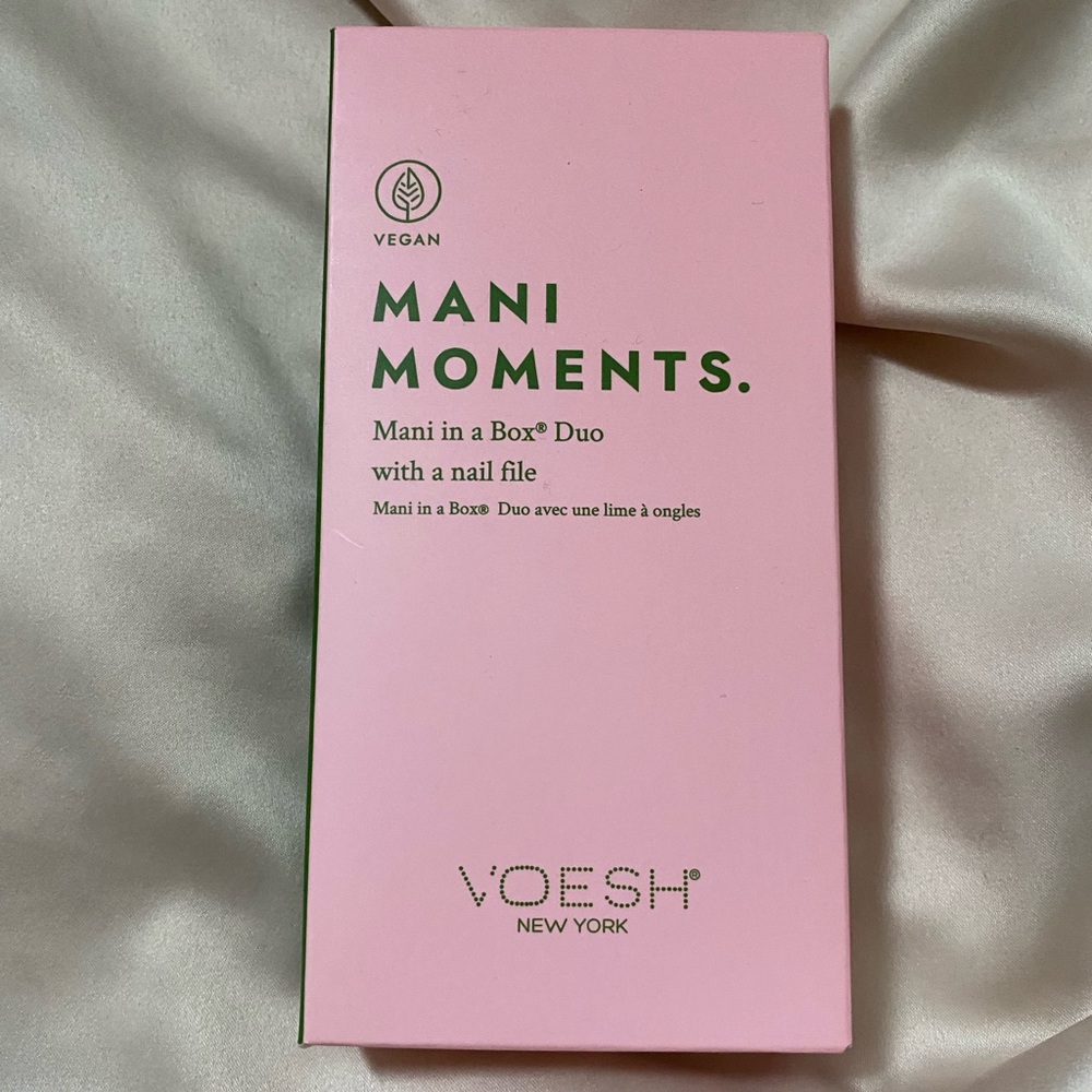 Voesh Mani Moments.